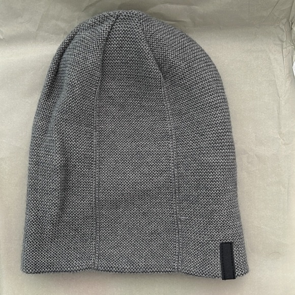 Calvin Klein Revisable Beanie - Picture 5 of 7
